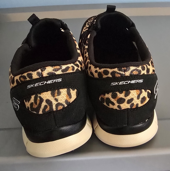 Skechers Women's Leopard Print Sneakers NEW 9.5 - Picture 5 of 6